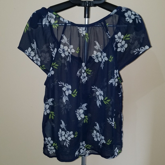 Hollister Top - Picture 2 of 3